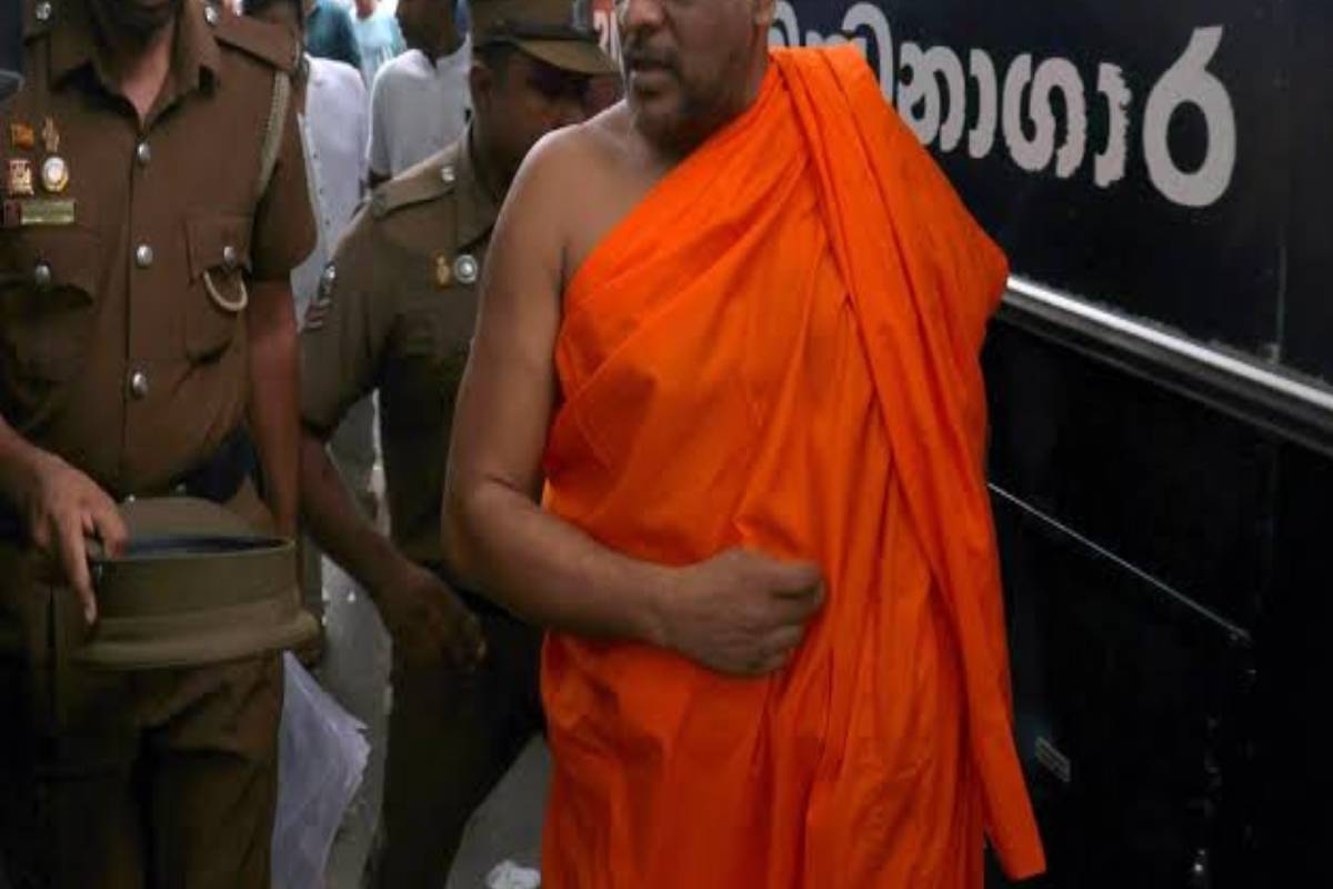 இனவாத ஆட்சியை கொண்டு வர முயற்சித்தாரா ஞானசார தேரர்..! ஜன பலய அமைப்பு குற்றச்சாட்டு | Jana Balaya Organization Gnanasara Thero இனவாத ஆட்சியை கொண்டு வர முயற்சித்தாரா ஞானசார தேரர்..! ஜன பலய அமைப்பு குற்றச்சாட்டு | Jana Balaya Organization Gnanasara Thero
