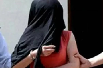 யாழில் கைக்குழந்தையை வைத்து கொண்டு இளம்பெண் செய்து வந்த மோசமான செயல்!