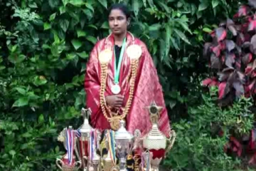 வறுமையை சவாலாக கொண்டு தங்கப்பதக்கம் வென்ற கிளிநொச்சி மண்ணின் வீராங்கனை (Photos)