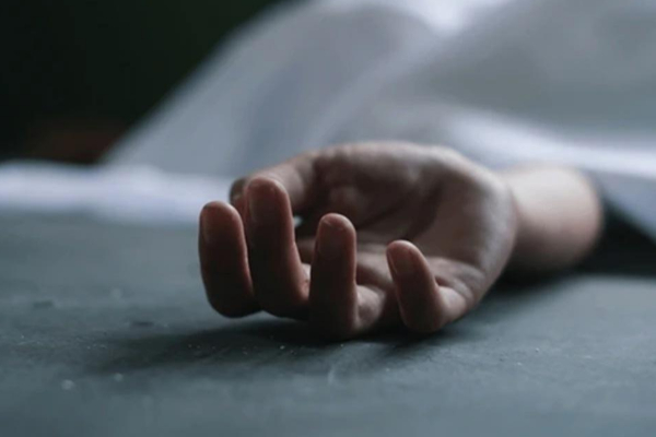 இளம் யுவதி வெட்டிக்கொலை! தென்னிலங்கையில் கொடூரம் | The Young Woman Was Hacked To Death In The South