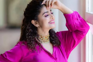 நடிகர் பிரசன்னாவின் மாமனாரா இது!! சினேகா வெளியிட்ட குடும்ப புகைப்படம்...