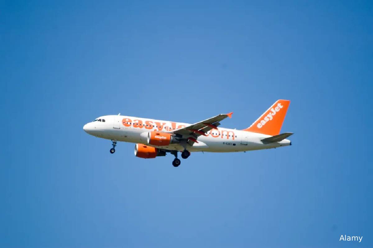 Entry Exit திட்டம்: ஐரோப்பா முழுவதும் விமான நிலையங்களில் நீண்ட வரிசைகளில் பயணிகள் | Long Que In Europe Airports Due To Ees System Entry Exit திட்டம்: ஐரோப்பா முழுவதும் விமான நிலையங்களில் நீண்ட வரிசைகளில் பயணிகள் | Long Que In Europe Airports Due To Ees System