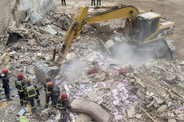 மொராக்கோவில் கட்டடம் இடிந்து விழுந்ததில் 22 பேர் உயிரிழப்பு | 22 Killed In Building Collapse In Morocco மொராக்கோவில் கட்டடம் இடிந்து விழுந்ததில் 22 பேர் உயிரிழப்பு | 22 Killed In Building Collapse In Morocco