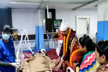 மருத்துவனையில் உயிருக்கு போராடிய தாயின் கடைசி ஆசையை நிறைவேற்றிய மகள்!