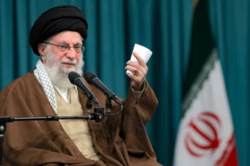 இஸ்ரேல் தாக்குதலால் ஈரான் மதத் தலைவர் பாதாள அறையில் தஞ்சம்