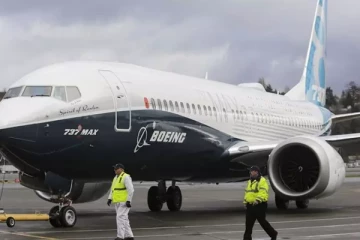 புறப்பட தயாராக இருந்த விமானத்தில் திடீரென கழன்று விழுந்த ரயர்; பயணிகள் அதிர்ச்சி!