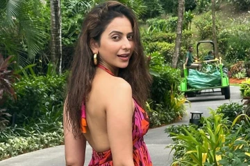 ஹனிமூன் சென்ற நடிகை ராகுல் ப்ரீத்.. வெளியிட்ட புகைப்படங்கள்