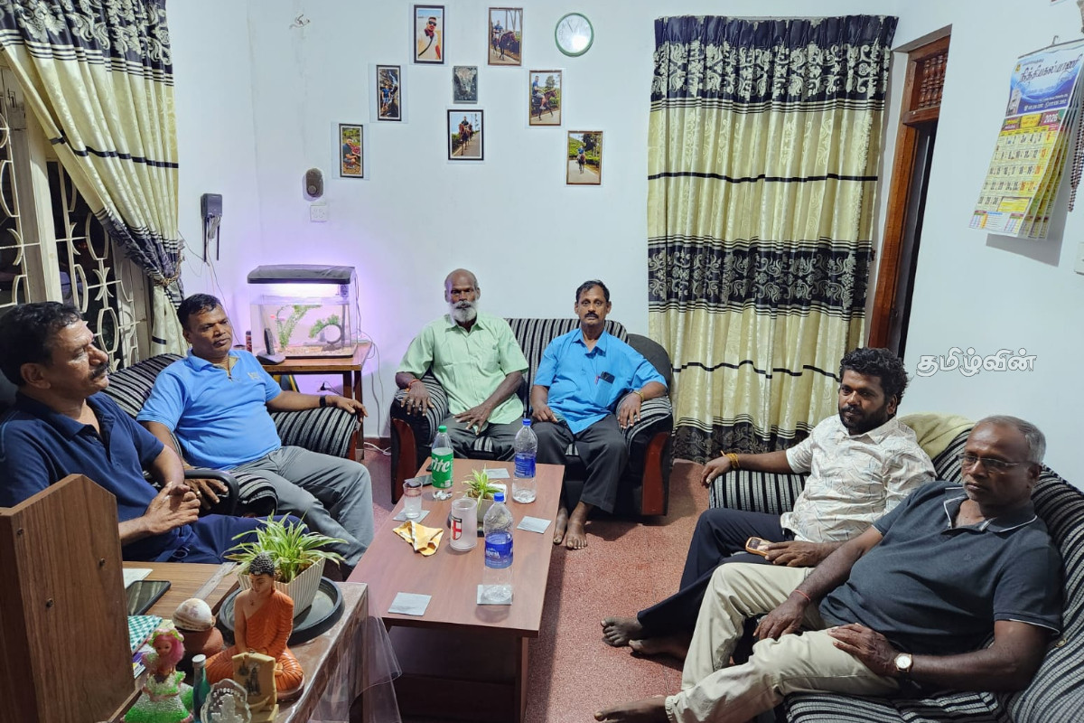ஈரோஸ் மற்றும் புனர்வாழ்வளிக்கப்பட்ட தமிழ் விடுதலைப் புலிகள் கட்சியினருக்கிடையிலான சந்திப்பு | Eros And Tamil Liberation Tigers Hold Key Meeting ஈரோஸ் மற்றும் புனர்வாழ்வளிக்கப்பட்ட தமிழ் விடுதலைப் புலிகள் கட்சியினருக்கிடையிலான சந்திப்பு | Eros And Tamil Liberation Tigers Hold Key Meeting
