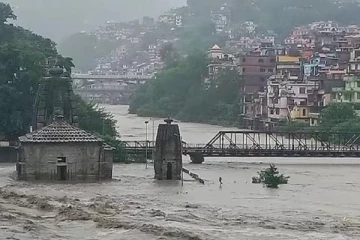 மேக வெடிப்பால் 21 பேர் பலி; தத்தளிக்கும் இமாச்சலப் பிரதேசம்!
