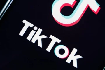 வாள் ஒன்றை வாயில் வைத்து காணொளி பதிவிட்ட இளைஞர் பொலிஸாரால் கைது!