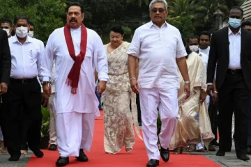 அரசாங்கத்தை ஆட்சிக் கட்டிலில் இருந்து இறக்க தயாராகவுள்ளோம்- நாட்டில் சோறு சாப்பிடும் மாடுகள் இல்லை!