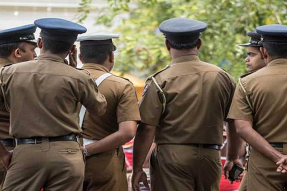 சுதந்திர சதுக்க வளாகத்தில் அபாயகரமாக காரை செலுத்தியவர் கைது | Man Arrested Driving Independence Square Complex
