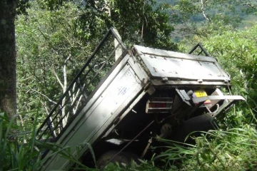 பூண்டுலோயா பிரதான வீதியில் லொறி விபத்து - ஒருவர் காயம்