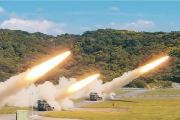 சீனாவின் ஏவுகணைகள் ஜப்பானில் விழுந்ததால் பதற்றம்!