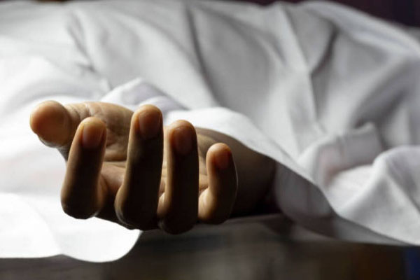 உலக்கையால் தாக்கி மனைவியை படுகொலை செய்த கணவன் | Husband Killed His Wife Hitting Her With A Plunger