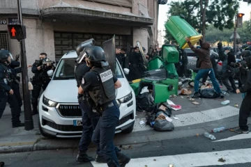 பிரான்ஸிலும் வெடித்த போராட்டம்; 250க்கும் மேற்பட்டோர் கைது ;அச்சத்தில் மக்கள்