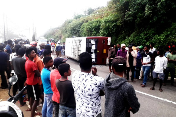 பேருந்து வேகக்கட்டுப்பாட்டை இழந்ததால் ஏற்பட்ட விபரீதம் - ஐபிசி தமிழ்