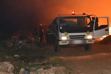 யாழில் நள்ளிரவில் பெரும் சிரமத்தில் தவித்த மக்கள் ; பற்றியெறிந்த குப்பை மேடு