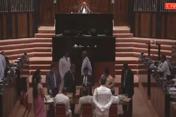 முடிவடைந்தது தேர்தல்! வாக்குகள் எண்ணும் நடவடிக்கை ஆரம்பம் - சிறிலங்காவின் புதிய அதிபர் யார்... சற்று நேரத்தில் முடிவு(நேரலை)