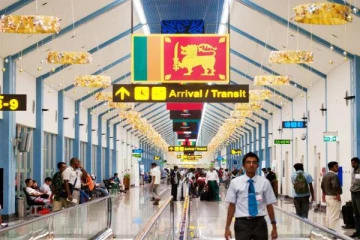 நாட்டைவிட்டு அவசர அவசரமாக வெளியேறும் இளைஞர்கள்!