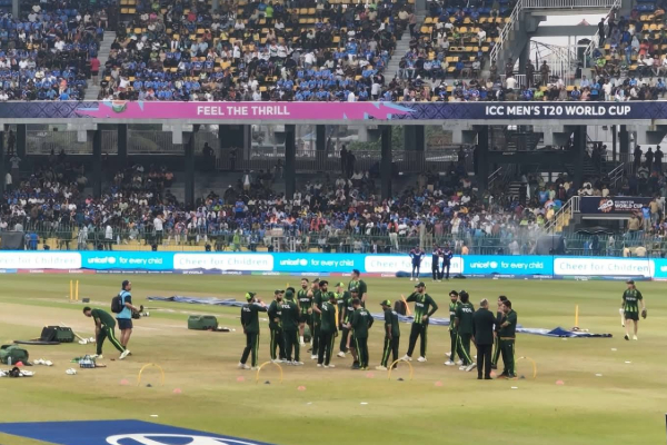 உலகக் கிண்ணத்தில் பெரும் எதிர்பார்ப்புக்கு மத்தியில் நாணய சுழற்சியை வென்றது பாகிஸ்தான் | T20 World Cup Pakistan Wins The Coin Toss