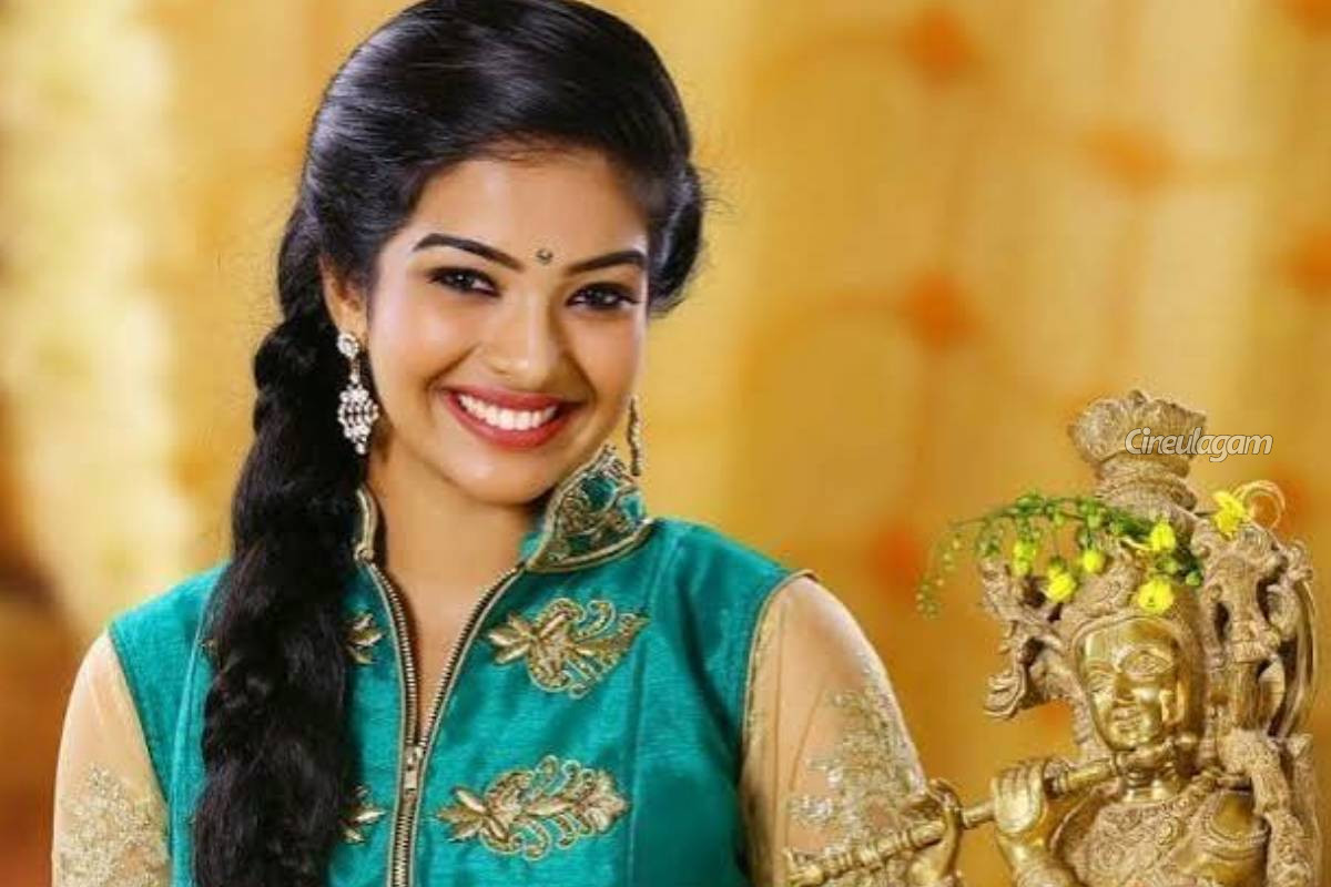 அந்தரங்க புகைப்படங்களை நண்பர்களுக்கு அனுப்பிய கணவர்- பகீர் தகவல் கூறிய சீரியல் நடிகை மோனிஷா | Serial Actress Monisha About Her Past Life அந்தரங்க புகைப்படங்களை நண்பர்களுக்கு அனுப்பிய கணவர்- பகீர் தகவல் கூறிய சீரியல் நடிகை மோனிஷா | Serial Actress Monisha About Her Past Life