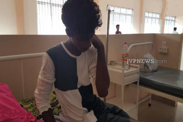 புதுக்குடியிருப்பு பொலிஸாரால் கொடூரமாக தாக்கப்பட்ட இரு சிறுவர்கள் வைத்தியசாலையில்.! | Puthukkudiyiruppu Police Attack Two Student Injury