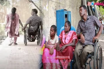 மாற்றுத்திறனாளி பெற்றோரின் கனவுகளை சுமக்கும் சிறுமிகள்... கண்கலங்க வைத்த பதிவு