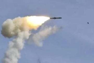 பாகிஸ்தான் எல்லைக்குள் விழுந்த இந்தியா ஏவுகணை: பதற்ற சம்பவம்