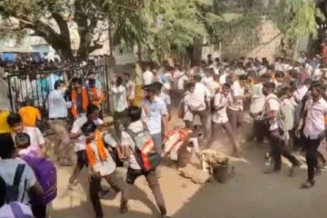 ஹிஜாப் விவகாரம் : பெங்களூரு நகரில் ஆர்ப்பாட்டம் நடத்த 2 வாரங்களுக்கு தடை