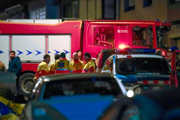 ஸ்பெயினில் தொடர்மாடி குடியிருப்பில் தீ விபத்து ; 05 பேர் பலி | Fire In Apartment Building In Spain 5 Dead