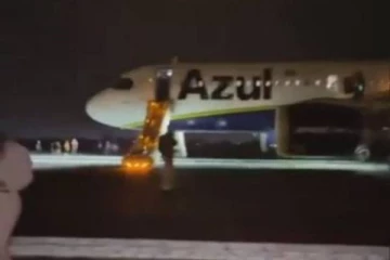 விமானம் வெடிக்க போகுது... எச்சரித்த பணிப் பெண்! அதிர்ஷ்டவசமாக உயிர் தப்பிய 132 பயணிகள்