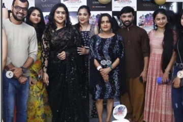 வனிதா வீட்டில் நடந்த விசேஷம்! புடவையில் அடையாளம் தெரியாத அழகில் மகள்