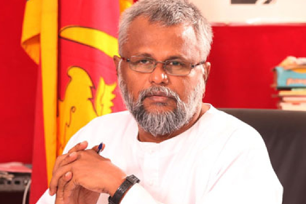 இந்திய- இலங்கை மீனவர்களிடையே மோதல் ஏற்படுத்த டக்ளஸ் முயற்சி : மீனவர்கள் அமைப்பு கண்டனம் - ஐபிசி தமிழ்