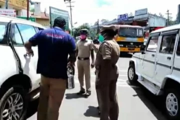 கொடைக்கான‌லில் ஊரடங்கினை மீறுவோருக்கு .. கொரோனா பரிசோதனை செய்து காவல்துறையின‌ர் அதிரடி!