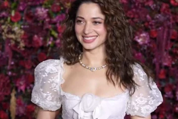 தமன்னா நிகழ்ச்சிக்கு எப்படி வந்திருக்கிறார் பாருங்க.. முழு வீடியோவுடன் இதோ