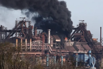 இரும்பு ஆலையில் ஷெல் தாக்குதல்: அதிகப்படியான கரும்புகையால் மக்கள் பீதி!