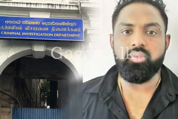 හරක් කටාට පැනලා යන්න උසස් නිලධාරීන්ගේ රථ ගාලේ යතුරු පැදියකුත් හංගලා.