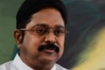 அமமுக கூட்டத்தில் தேர்தல் அறிக்கையை வெளியிட்டார் டிடிவி தினகரன்