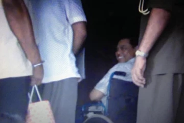 வைத்தியசாலையில் அனுமதிக்கப்பட்டார் பசில் - வைரலாகும் புகைப்படம் (Photo)