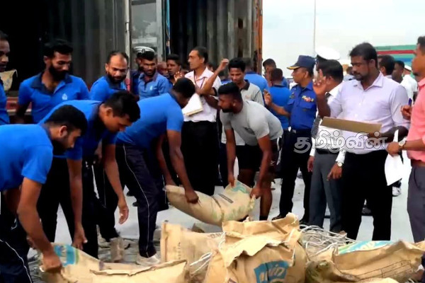 திருகோணமலை துறைமுகத்தை வந்தடைந்த இந்திய கடற்படை போர்க்கப்பல் | Indian Navy Warship Arrives At Trincomalee Port திருகோணமலை துறைமுகத்தை வந்தடைந்த இந்திய கடற்படை போர்க்கப்பல் | Indian Navy Warship Arrives At Trincomalee Port