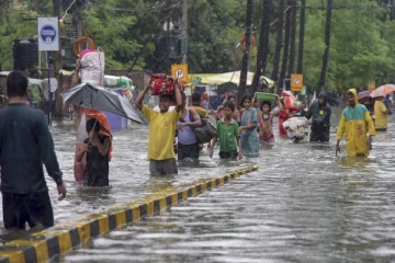 அதிகரிக்கும் மழையுடனான வானிலையால் 98 பேர் பாதிப்பு