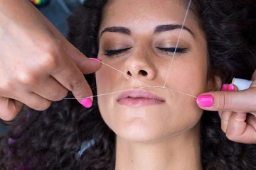 பெண்களே! முகத்தில் உள்ள தேவையற்ற முடிகளை எளியமுறையில் நீக்கனுமா? இதோ சூப்பரான டிப்ஸ்