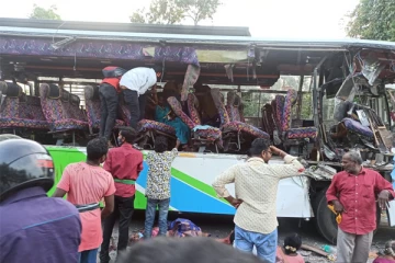 சென்னை அருகே இரண்டு பேருந்துகள் நேருக்கு நேர் மோதி கொடூர விபத்து - நான்கு பேர் பலி