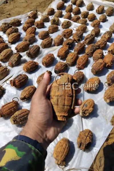 திருகோணமலையில் மீட்கப்பட்டுள்ள 36 கை குண்டுகள்...! | 36 Hand Grenades Recovered In Trinco After Floods திருகோணமலையில் மீட்கப்பட்டுள்ள 36 கை குண்டுகள்...! | 36 Hand Grenades Recovered In Trinco After Floods