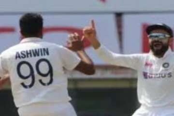 சென்னை டெஸ்ட்: முதல் பந்திலே அஷ்வின் செய்த நூறாண்டு சாதனை