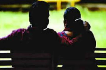 தமிழர் பகுதியில் தகாத உறவால் ஐவர்க்கிடையே மோதல்