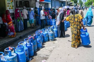 இரண்டு மாதத்திற்கு பின் சமையல் எரிவாயு விநியோகம்