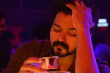 இரவு பார்ட்டியில் தலைக்கேறிய போதையில் நடிகர் விஜய்.. வெளிவந்த புகைப்படங்கள்