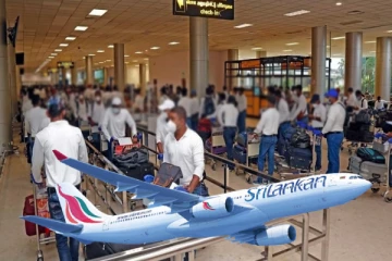 12 மணிநேரம் தாமதமான ஸ்ரீலங்கன் ஏர்லைன்ஸ் விமானம்! நூற்றுக்கணக்கான இளைஞர்களுக்கு சிக்கல்